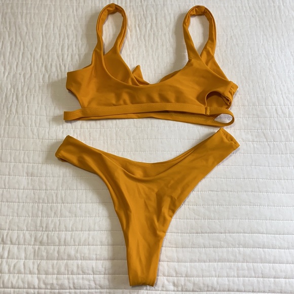 Bikinis 👙 - Picture 2 of 8